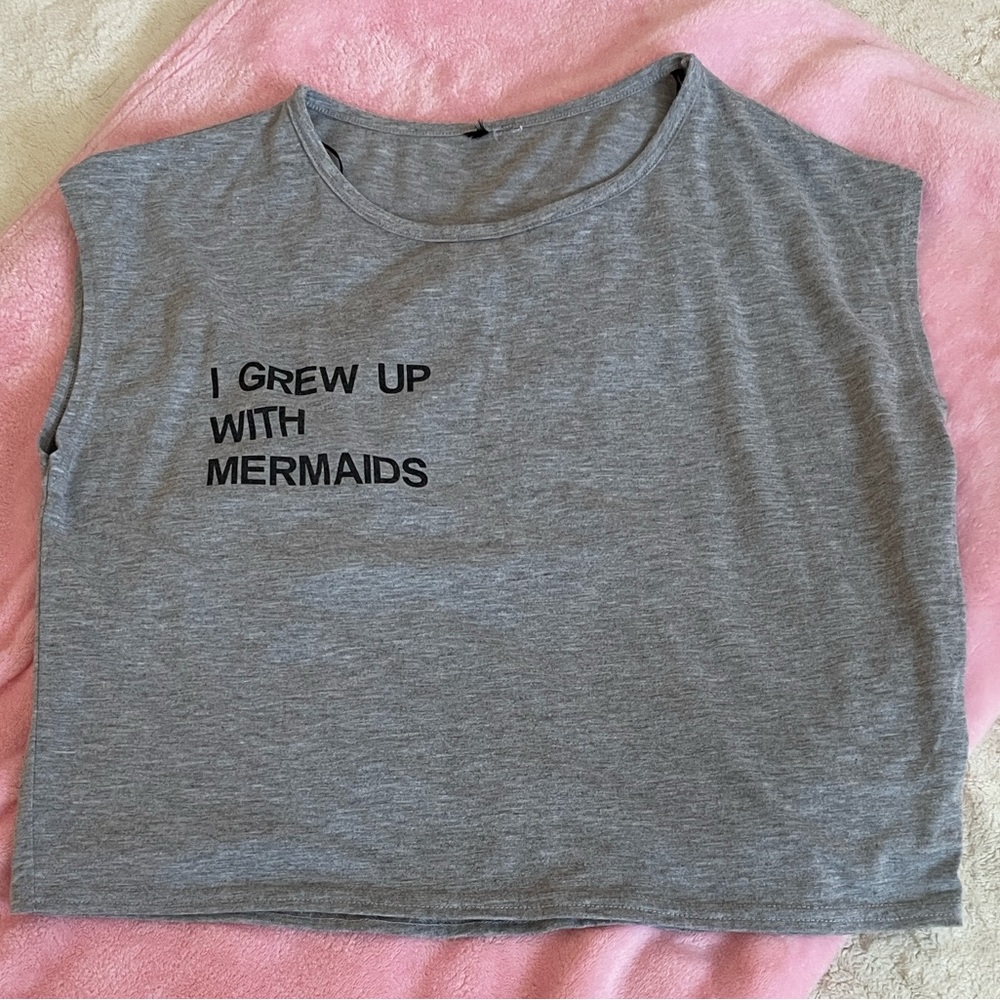 Grey Graphic Muscle Tee Size M/L - Picture 2 of 4